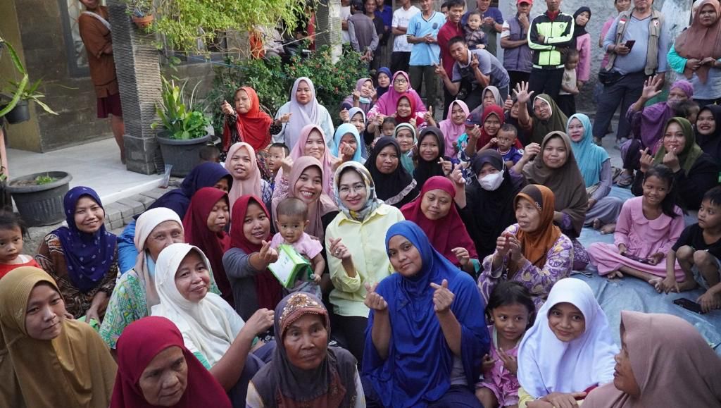 Pesan Cinta Airin Rachmi Diany Untuk Ibu Seluruh Indonesia Pesan Cinta Airin Rachmi Diany Untuk Ibu Seluruh Indonesia