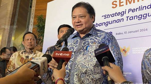 Airlangga Hartarto Ungkap Biaya Pembangunan Giant Sea Wall Pantura Jawa: Capai Rp. 700 Triliun Airlangga Hartarto Ungkap Biaya Pembangunan Giant Sea Wall Pantura Jawa: Capai Rp. 700 Triliun