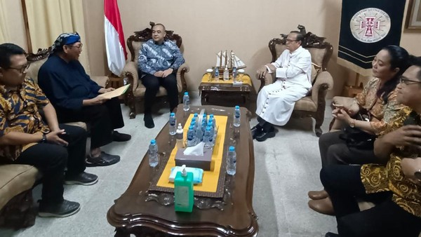 Cara Ahmed Zaki Iskandar Bangun Kesadaran Kolektif Untuk Toleransi dan Tenggang Rasa di Masyarakat Cara Ahmed Zaki Iskandar Bangun Kesadaran Kolektif Untuk Toleransi dan Tenggang Rasa di Masyarakat