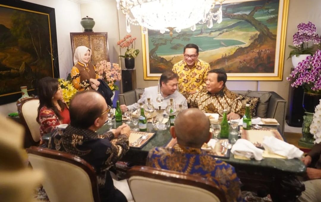Senyum Lepas Prabowo Saat Open House Sinyal Jatah Kursi Menteri Partai Golkar Banyak Senyum Lepas Prabowo Saat Open House Sinyal Jatah Kursi Menteri Partai Golkar Banyak