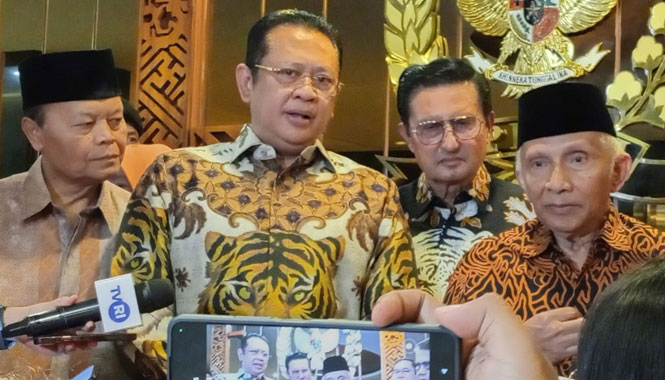 Klarifikasi Bamsoet Soal Pernyataan Semua Fraksi di DPR Setuju Amandemen UUD 1945 Klarifikasi Bamsoet Soal Pernyataan Semua Fraksi di DPR Setuju Amandemen UUD 1945