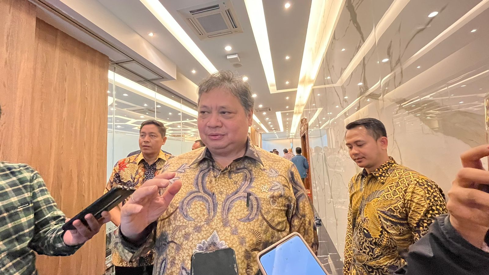 Airlangga Hartarto: Jangan Panik Soal Defisit APBN, Fundamental Ekonomi RI Masih Terjaga Airlangga Hartarto: Jangan Panik Soal Defisit APBN, Fundamental Ekonomi RI Masih Terjaga