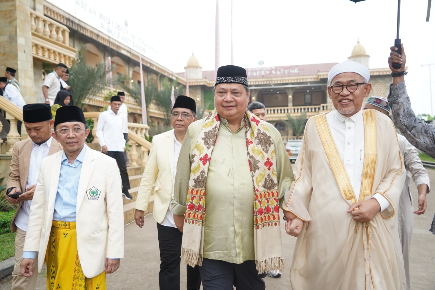 Dukung Airlangga Hartarto Pimpin Partai Golkar Lagi, Ketum PP MDI: Beliau Telah Tunjukkan Kinerja Terbaik Dukung Airlangga Hartarto Pimpin Partai Golkar Lagi, Ketum PP MDI: Beliau Telah Tunjukkan Kinerja Terbaik