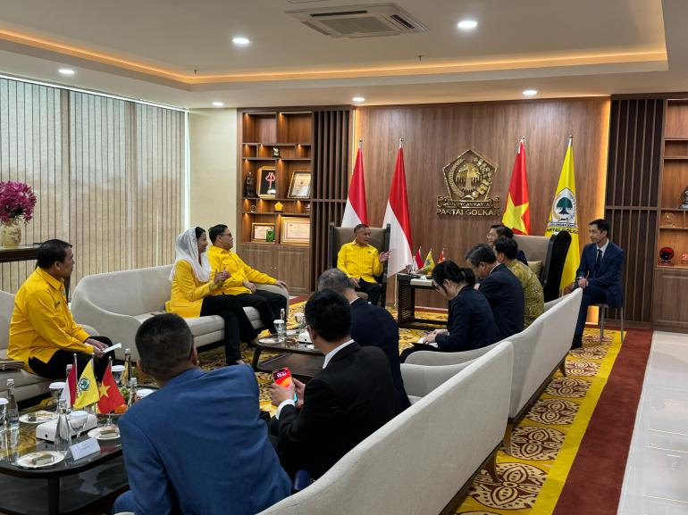 Sambangi Rumah Besar Partai Golkar, Partai Vietnam Bahas Kerjasama Pertukaran Kader Sambangi Rumah Besar Partai Golkar, Partai Vietnam Bahas Kerjasama Pertukaran Kader