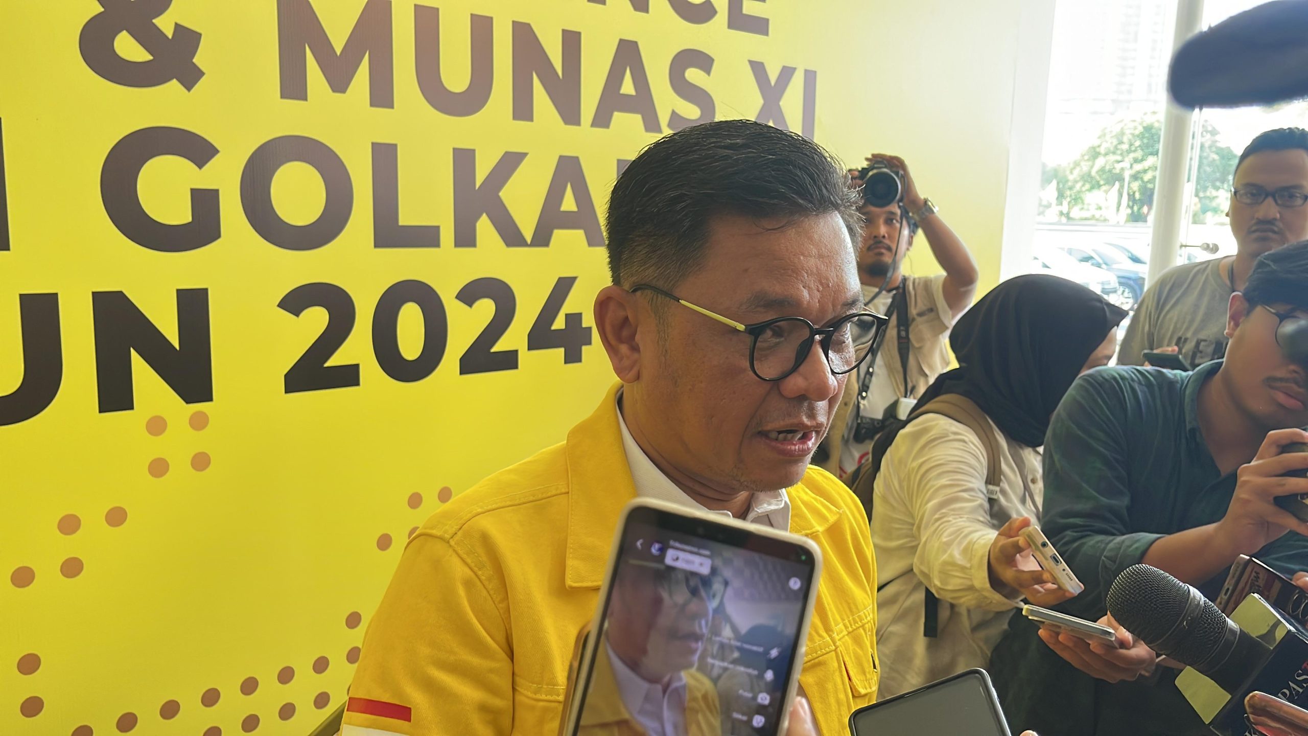 Soal Jokowi dan Gibran Diisukan Masuk Partai Golkar, Ace Hasan: Kita Kembalikan Ke Organisasi Soal Jokowi dan Gibran Diisukan Masuk Partai Golkar, Ace Hasan: Kita Kembalikan Ke Organisasi