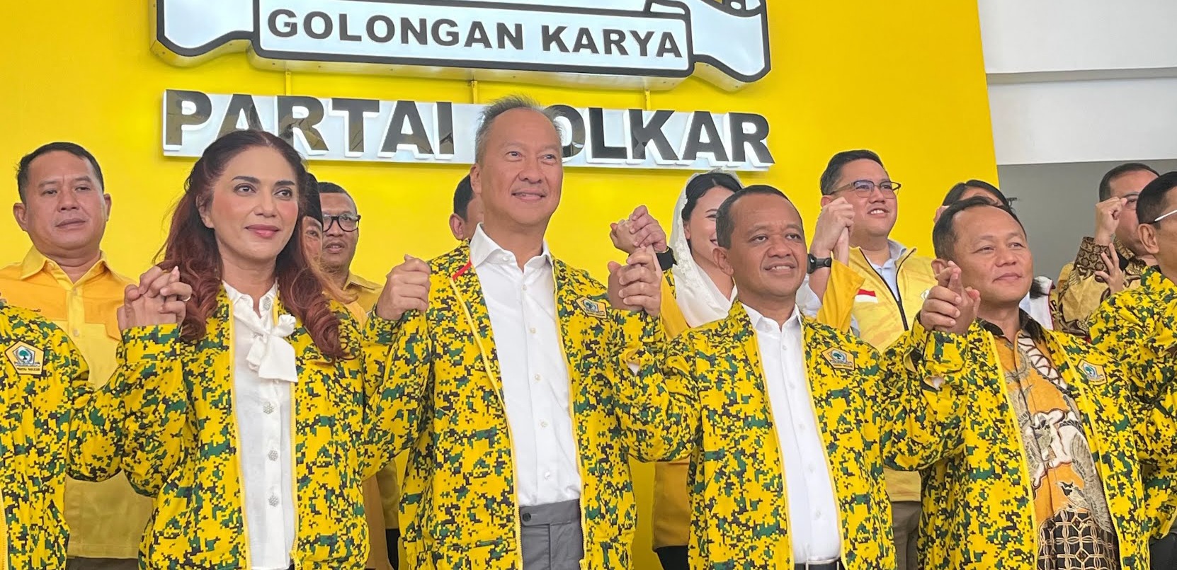 Ketua Umum, Bahlil Lahadalia Umumkan Susunan Pengurus DPP Partai Golkar Periode 2024-2029 Ketua Umum, Bahlil Lahadalia Umumkan Susunan Pengurus DPP Partai Golkar Periode 2024-2029