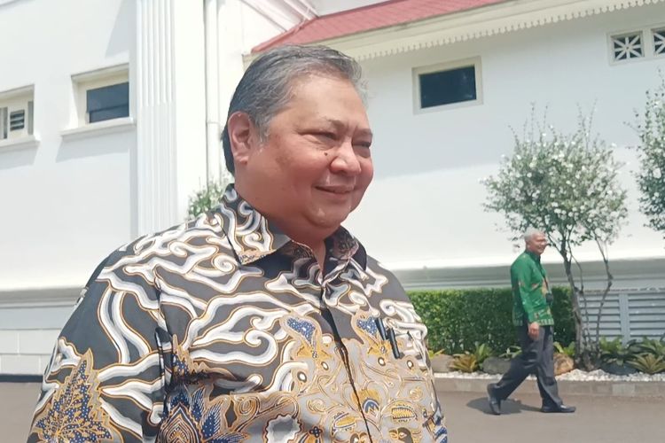 Palar Batubara: Mundurnya Airlangga Hartarto Tsunami Politik Bagi Internal Partai Golkar Palar Batubara: Mundurnya Airlangga Hartarto Tsunami Politik Bagi Internal Partai Golkar