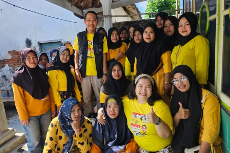 Iwan Soelasno Yakin Bahlil Lahadalia Mampu Bawa Partai Golkar Makin Mengakar di Desa-Desa Iwan Soelasno Yakin Bahlil Lahadalia Mampu Bawa Partai Golkar Makin Mengakar di Desa-Desa