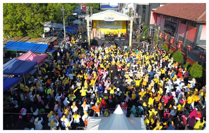 HUT Golkar ke-60: Ribuan Massa Memadati Garut, Bukti Nyata Kekuatan Soliditas Partai! HUT Golkar ke-60: Ribuan Massa Memadati Garut, Bukti Nyata Kekuatan Soliditas Partai!