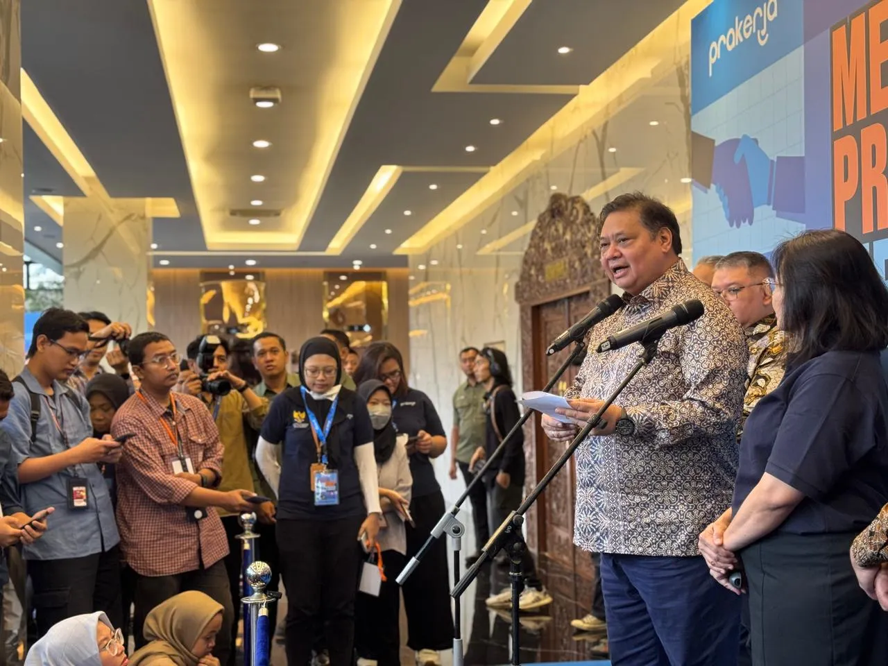 Menko Airlangga Sebut Kartu Prakerja Jawab Kebutuhan Lifelong Learning di Era Disrupsi Menko Airlangga Sebut Kartu Prakerja Jawab Kebutuhan Lifelong Learning di Era Disrupsi