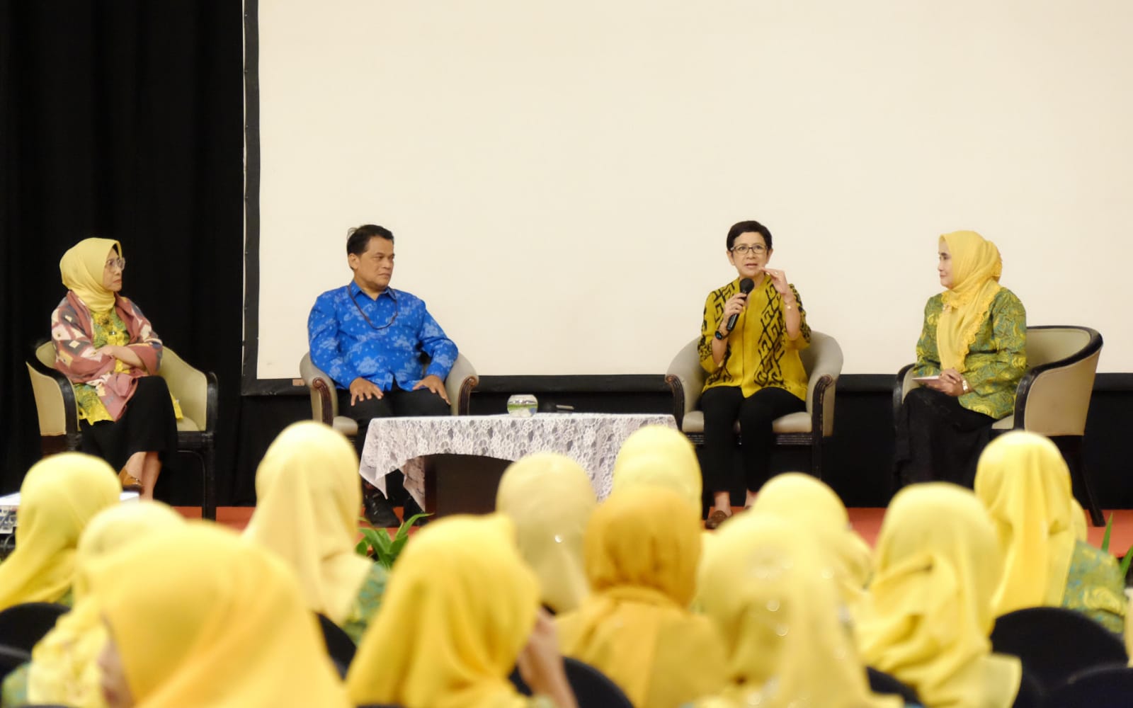 Pengajian Al-Hidayah Rayakan Milad ke-45, Soroti Kepemimpinan Perempuan Pengajian Al-Hidayah Rayakan Milad ke-45, Soroti Kepemimpinan Perempuan