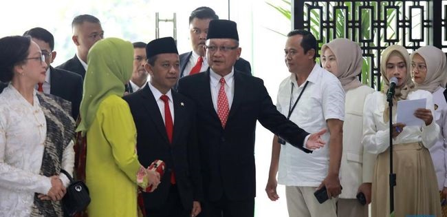 Menteri ESDM Bahlil Bertemu Dirut Pertamina, Bahas Pembatasan Beli Pertalite? Menteri ESDM Bahlil Bertemu Dirut Pertamina, Bahas Pembatasan Beli Pertalite?