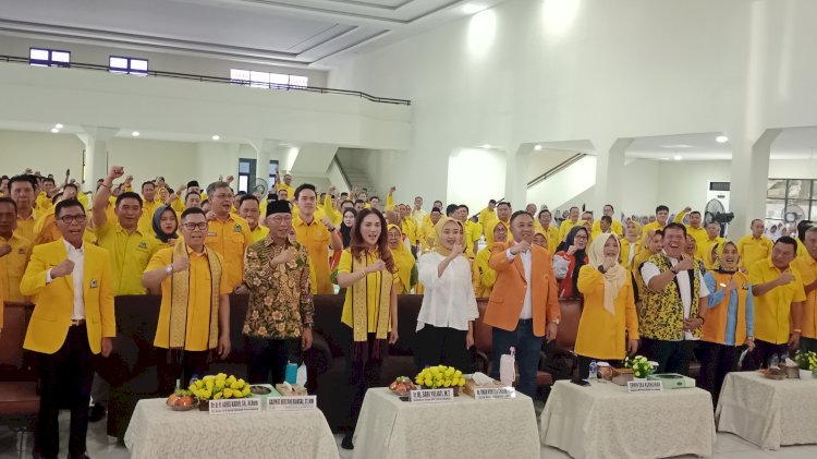 Adies Kadir : Wajib Hukumnya Kader Golkar Memenangkan Calon Kada yang Dicalonkan Golkar Adies Kadir : Wajib Hukumnya Kader Golkar Memenangkan Calon Kada yang Dicalonkan Golkar