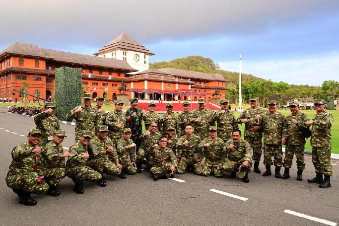Menteri ESDM Bahlil dan Menpora Dito Ariotedjo Curhat Kerepotan Tidur di Tenda saat Retreat di Akmil