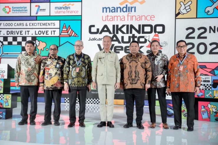 Ilham Permana Bersama Menperin Agus Gumiwang Membuka Resmi Gaikindo Jakarta Auto Week 2024 Ilham Permana Bersama Menperin Agus Gumiwang Membuka Resmi Gaikindo Jakarta Auto Week 2024