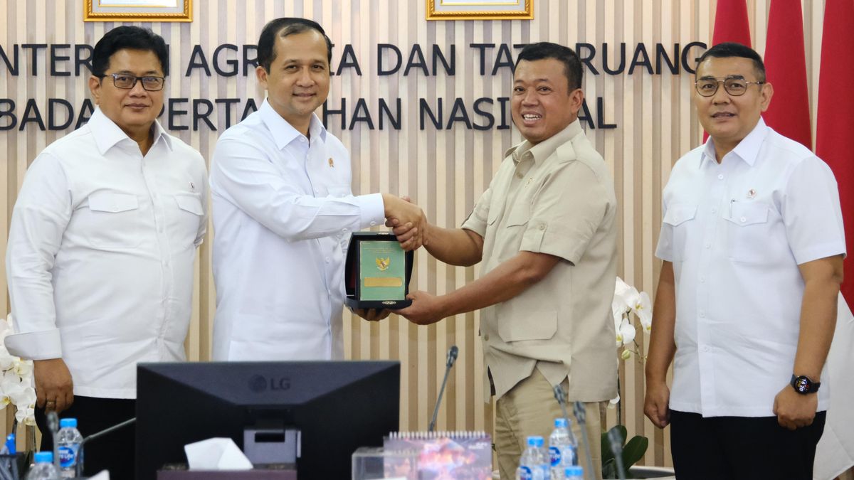 Menteri ATR/BPN Nusron Wahid Siapkan Lahan Terlantar untuk Program Transmigrasi Menteri ATR/BPN Nusron Wahid Siapkan Lahan Terlantar untuk Program Transmigrasi