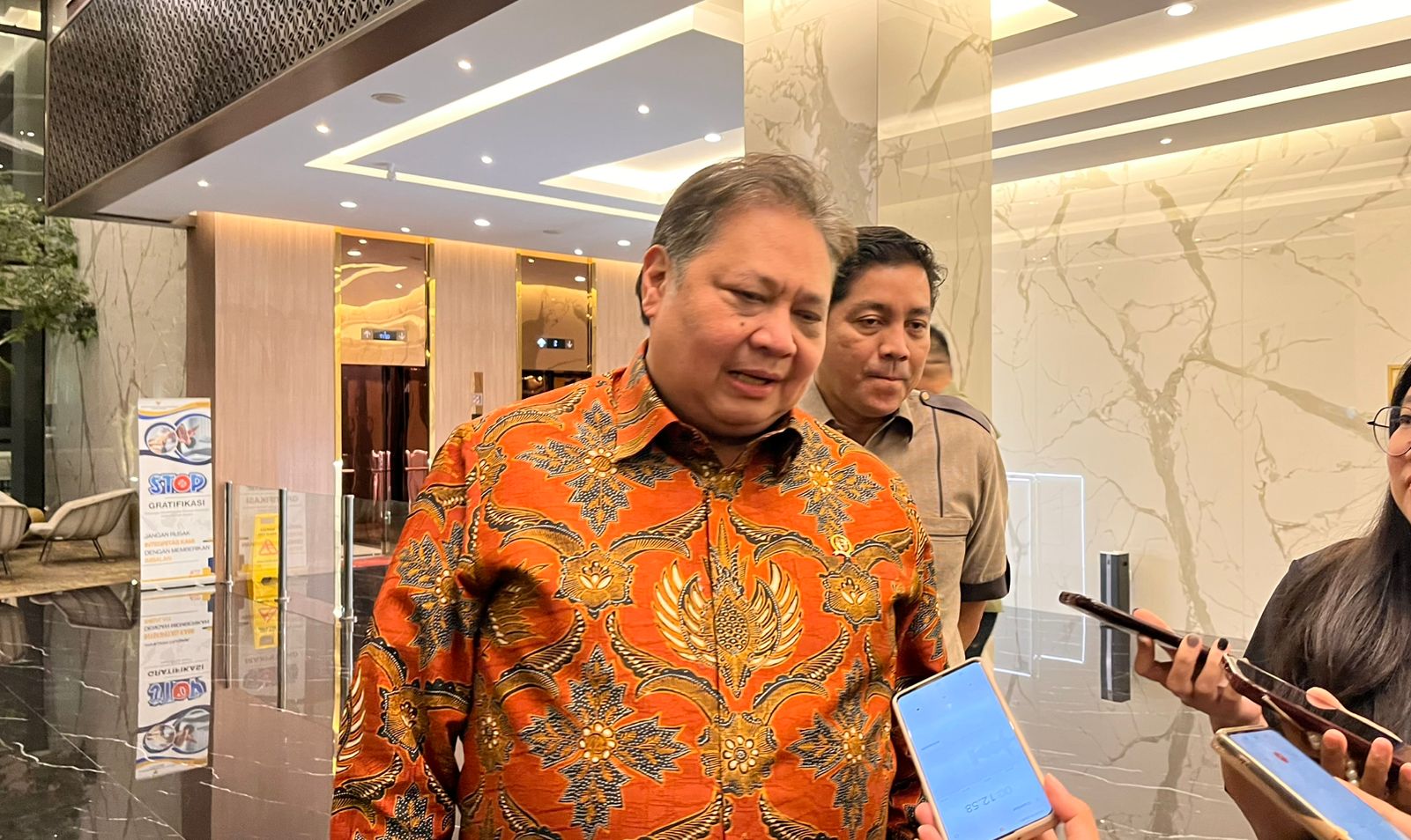 Menko Airlangga Sebut Investor Asing Tak Minat Akuisisi Sritex Menko Airlangga Sebut Investor Asing Tak Minat Akuisisi Sritex