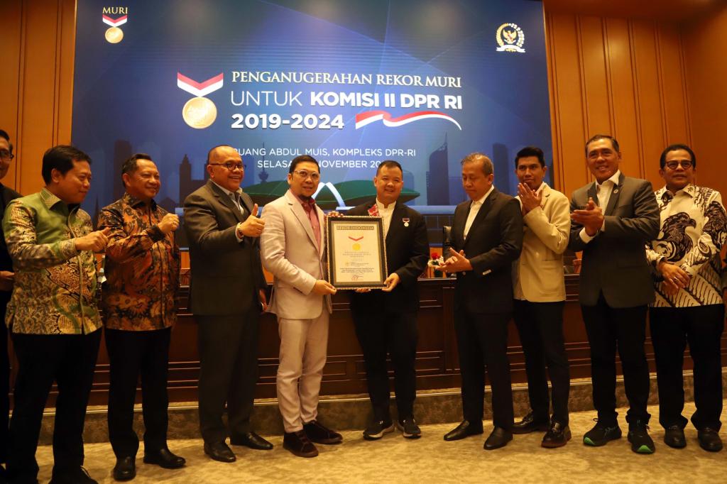 Hasilkan UU Terbanyak Sepanjang Sejarah, Ahmad Doli Kurnia: Kita Kedepankan Legacy Dibanding Amcok! Hasilkan UU Terbanyak Sepanjang Sejarah, Ahmad Doli Kurnia: Kita Kedepankan Legacy Dibanding Amcok!