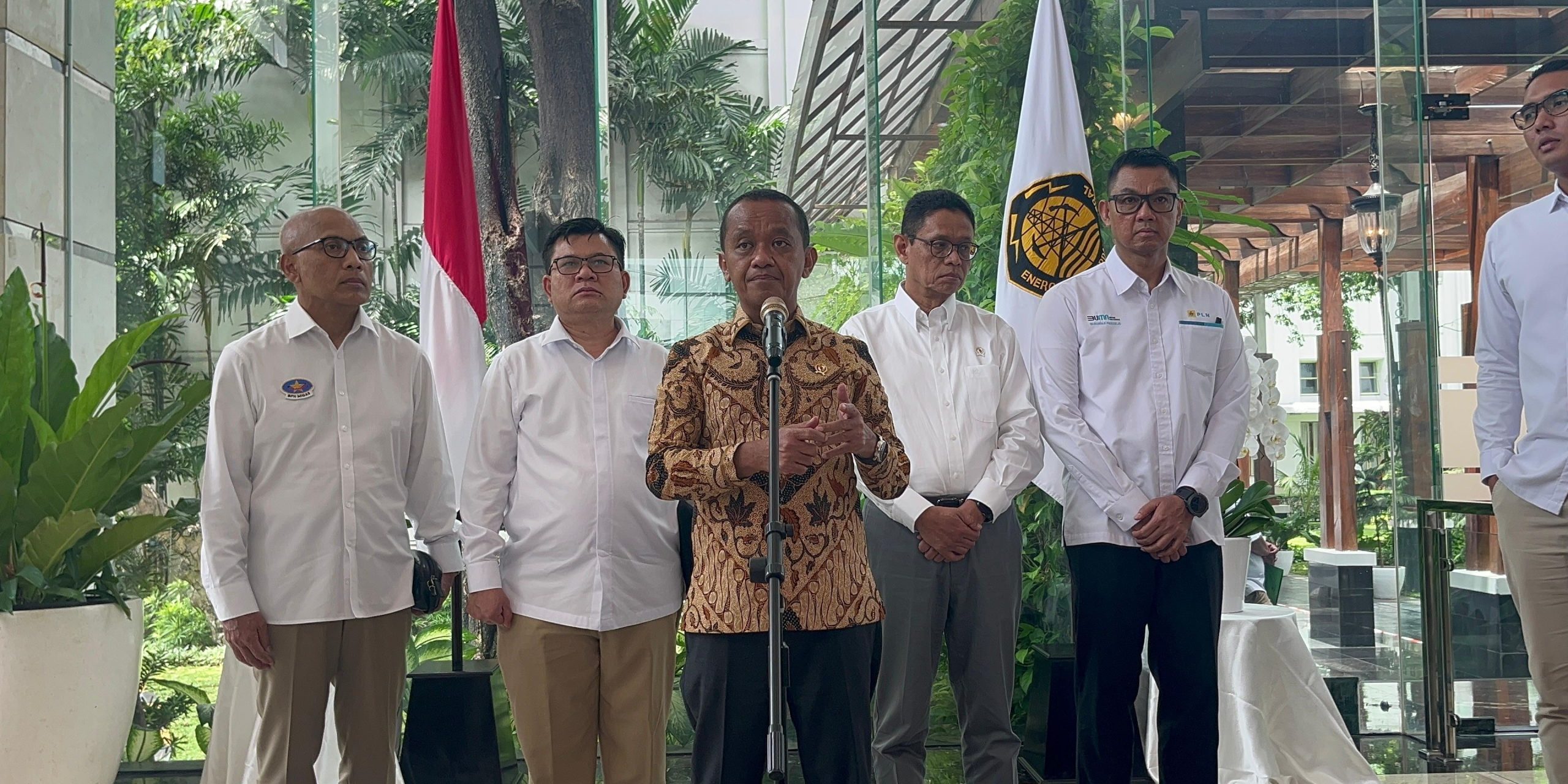 Menteri ESDM, Bahlil Lahadalia Usul Ke Prabowo Subsidi LPG Dipertahankan Karena Terkait UMKM Menteri ESDM, Bahlil Lahadalia Usul Ke Prabowo Subsidi LPG Dipertahankan Karena Terkait UMKM