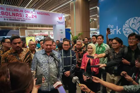 Fantastis! Airlangga Targetkan Omzet Harbolnas 2024 “Meledak” ke Rp40 T Fantastis! Airlangga Targetkan Omzet Harbolnas 2024 “Meledak” ke Rp40 T