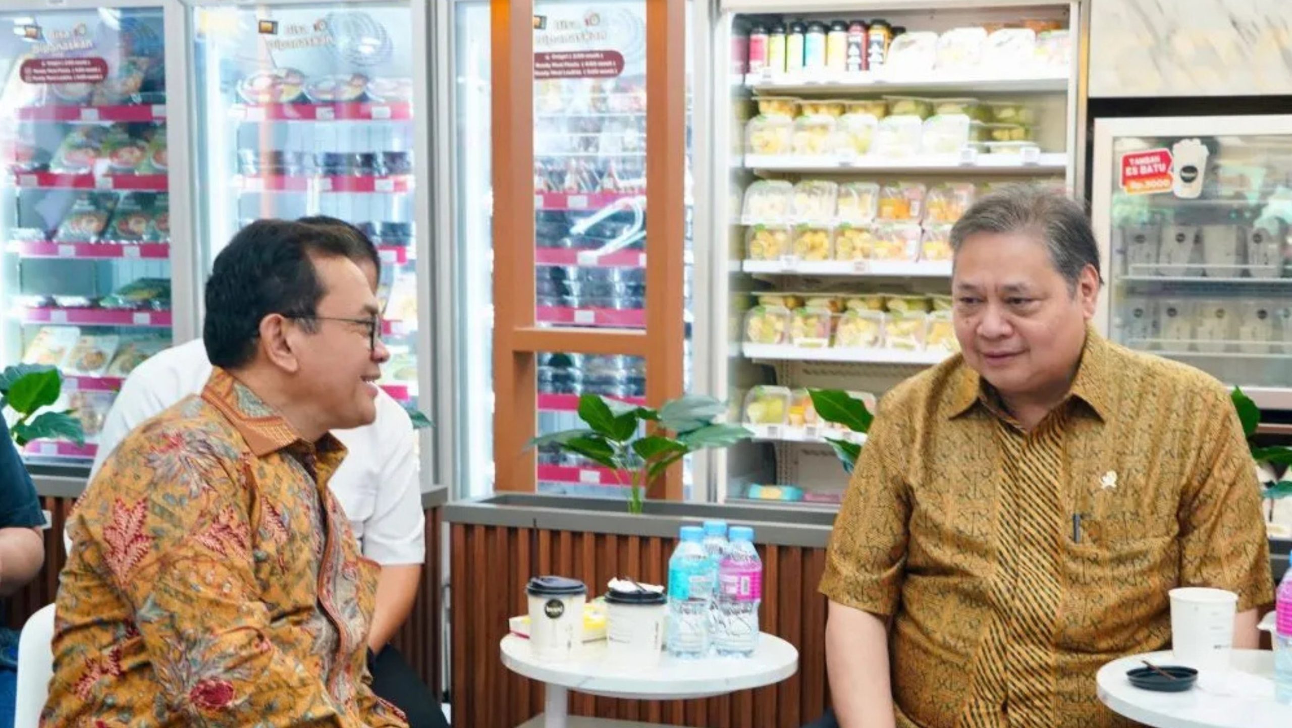 Bantah Gonjang-Ganjing QRIS Kena Pajak 12 Persen, Airlangga Hartarto: QRIS Tidak Ada PPN Bantah Gonjang-Ganjing QRIS Kena Pajak 12 Persen, Airlangga Hartarto: QRIS Tidak Ada PPN