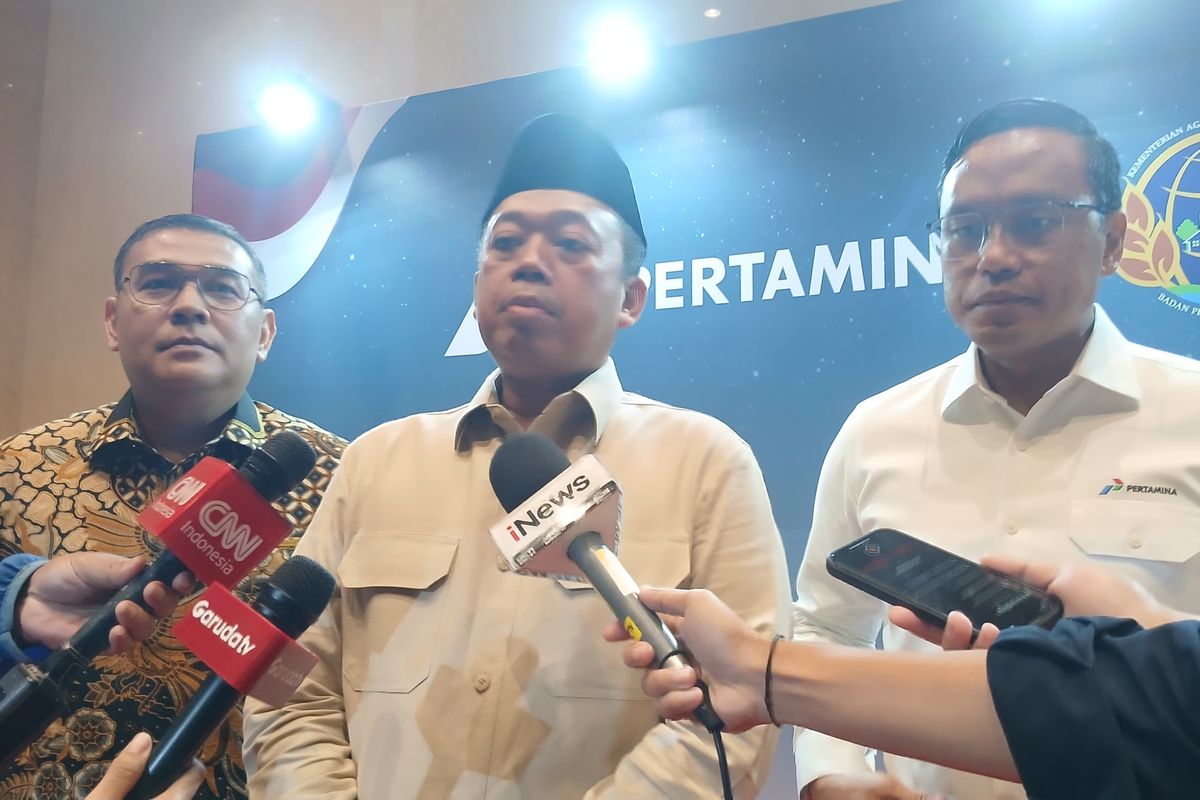Menteri Nusron Serahkan Sertifikat Tanah Pertamina, Jamin Lahan Pipa BBM Aman Menteri Nusron Serahkan Sertifikat Tanah Pertamina, Jamin Lahan Pipa BBM Aman