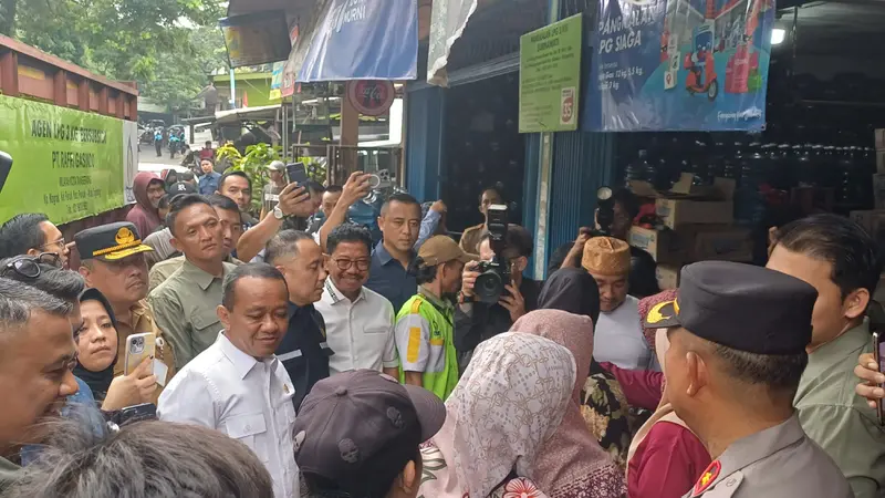 Bahlil Lahadalia Tegaskan Harga Elpiji 3 Kg Harus di Bawah Rp 20.000 Bahlil Lahadalia Tegaskan Harga Elpiji 3 Kg Harus di Bawah Rp 20.000