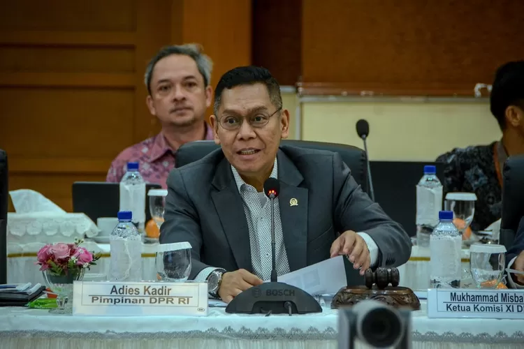 Wakil Ketua DPR Adies Kadir: Larangan Bisnis bagi TNI Perlu Kajian Komprehensif di RUU TNI Wakil Ketua DPR Adies Kadir: Larangan Bisnis bagi TNI Perlu Kajian Komprehensif di RUU TNI