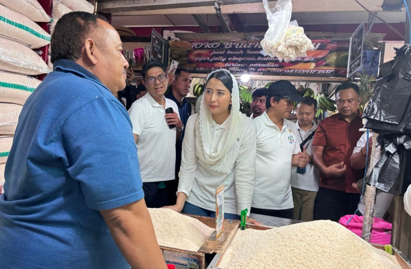 Wamendag Lakukan Sidak Pasar Atas Baru Cimahi, Pastikan Stok dan Harga Bahan Pokok Stabil Jelang Ramadhan Wamendag Lakukan Sidak Pasar Atas Baru Cimahi, Pastikan Stok dan Harga Bahan Pokok Stabil Jelang Ramadhan