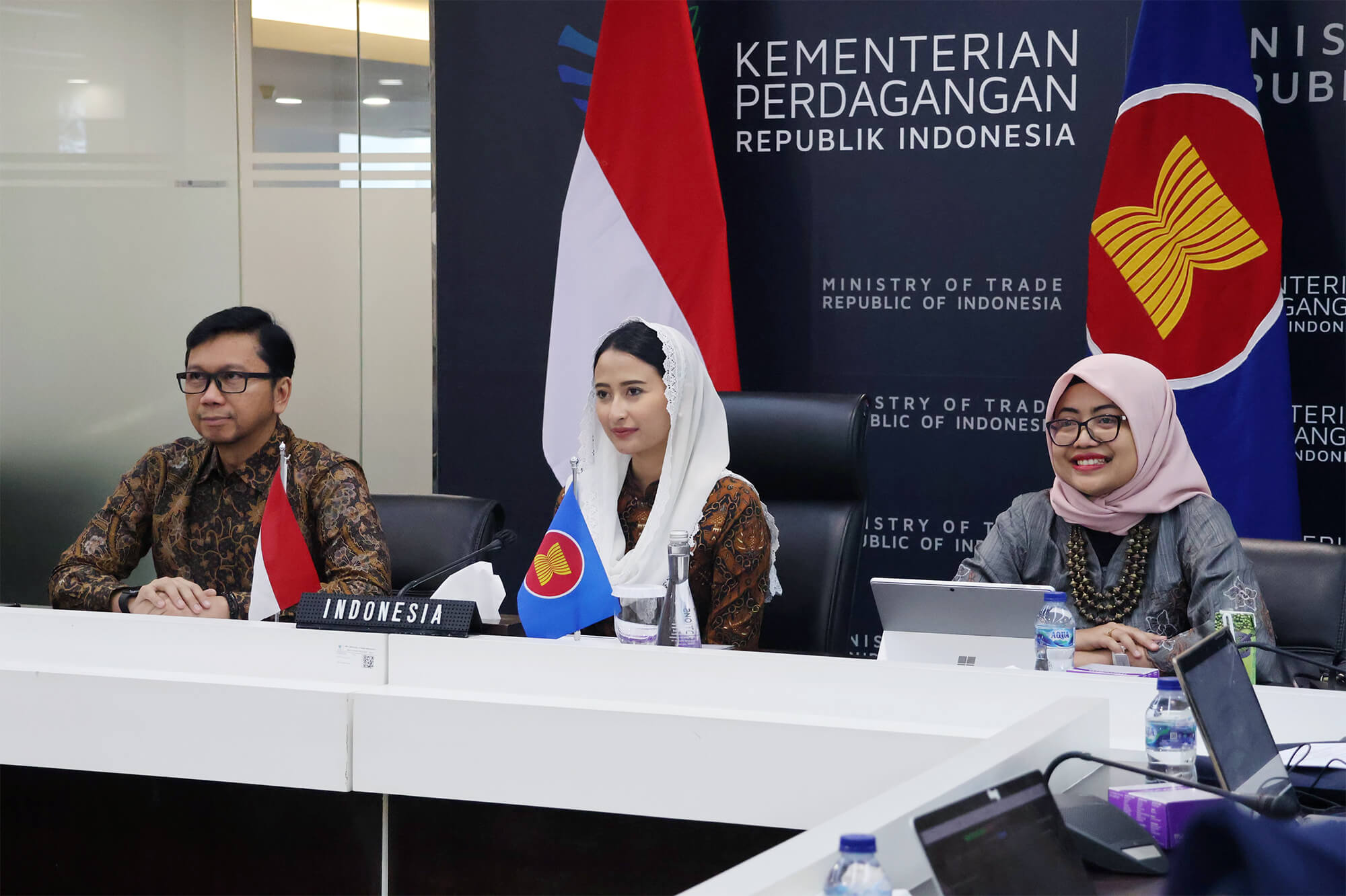 Wamendag Dyah Roro Pimpin Delegasi RI di Perundingan ATIGA, Dorong Beras dan Gula sebagai Komoditas Pangan Strategis ASEAN Wamendag Dyah Roro Pimpin Delegasi RI di Perundingan ATIGA, Dorong Beras dan Gula sebagai Komoditas Pangan Strategis ASEAN