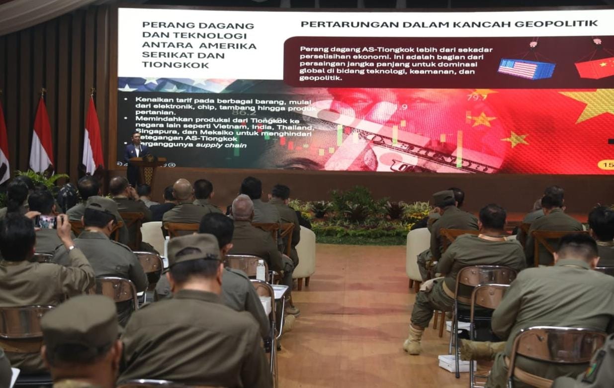 Gubernur Lemhannas, Ace Hasan Berikan Ceramah Geopolitik di Pembukaan Retret Kepala Daerah di Magelang