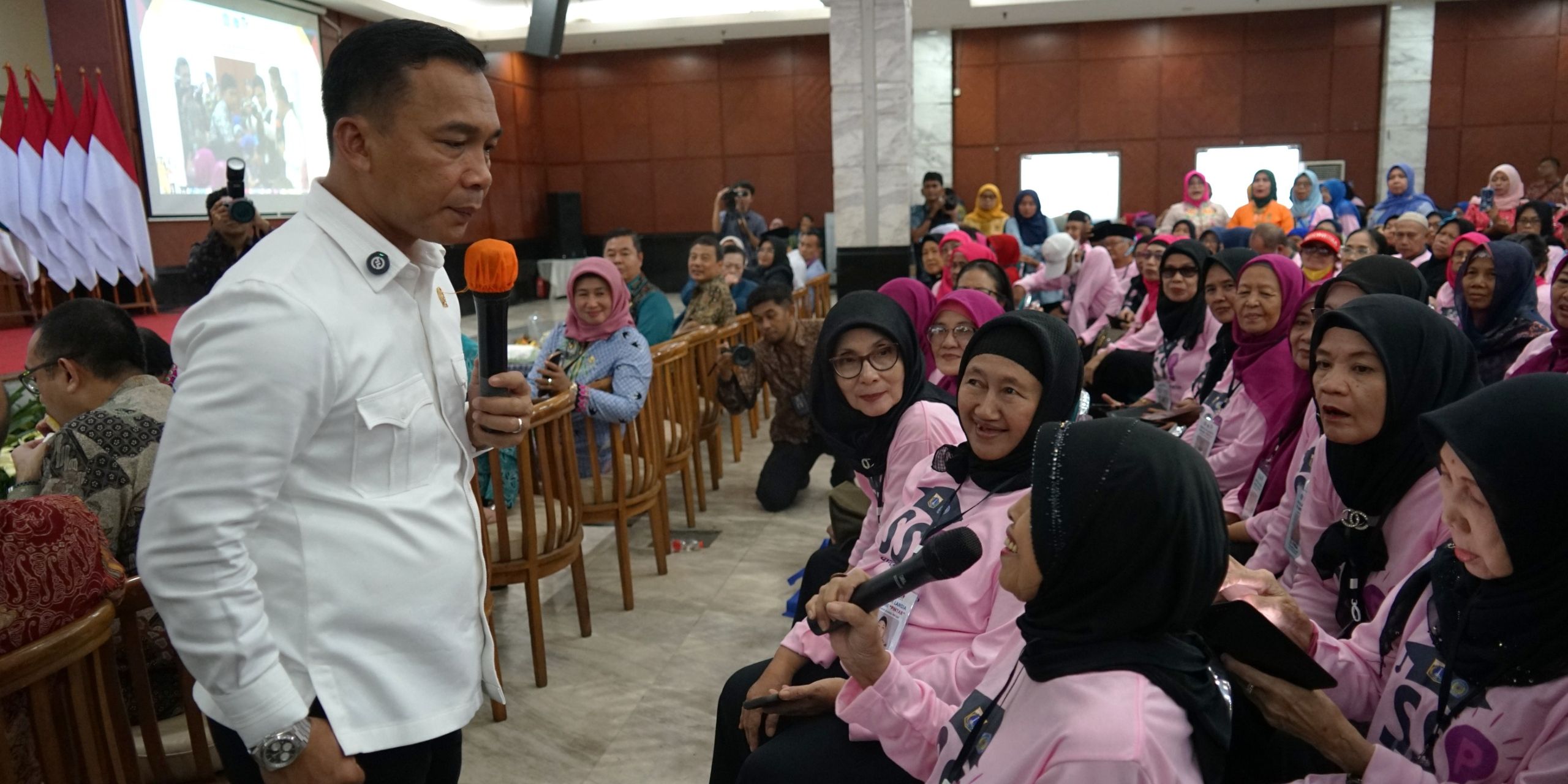 Mendukbangga Wihaji Resmikan Sekolah Lansia Online di Jaktim, Target 1.600 Peserta Mendukbangga Wihaji Resmikan Sekolah Lansia Online di Jaktim, Target 1.600 Peserta