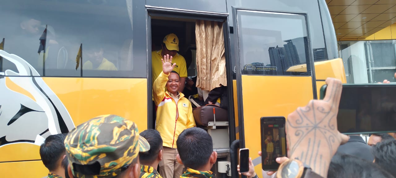 Ridwan Bae: 20 Bis Partai Golkar Bawa 1.000 Orang Mudik Gratis ke Beberapa Kota di DIY Hingga Jateng Ridwan Bae: 20 Bis Partai Golkar Bawa 1.000 Orang Mudik Gratis ke Beberapa Kota di DIY Hingga Jateng