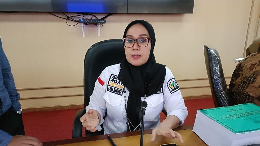Bupati Barru Andi Ina Kartika Sampaikan Aspirasi Pendirian Akademi Sepakbola Ramang kepada Nurdin Halid Bupati Barru Andi Ina Kartika Sampaikan Aspirasi Pendirian Akademi Sepakbola Ramang kepada Nurdin Halid