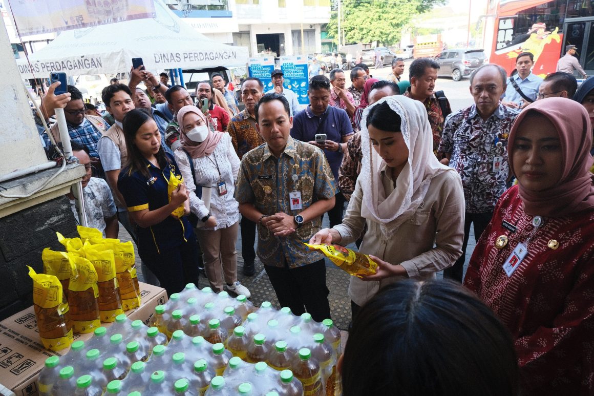 Pastikan Ketersediaan, Dyah Roro Esti Gunakan Sistem Online Pantau Stok Minyakita