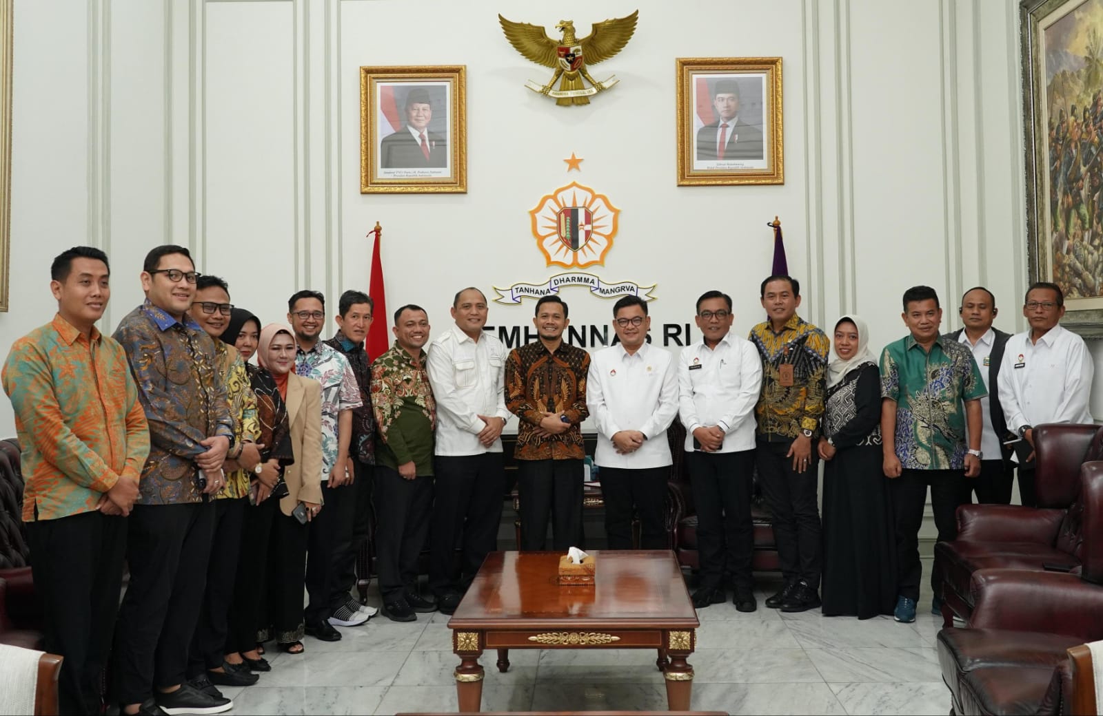 Silaturahmi Ketua Umum ADKASI Siswanto dan Gubernur Lemhannas RI Ace Hasan Syadzily Silaturahmi Ketua Umum ADKASI Siswanto dan Gubernur Lemhannas RI Ace Hasan Syadzily