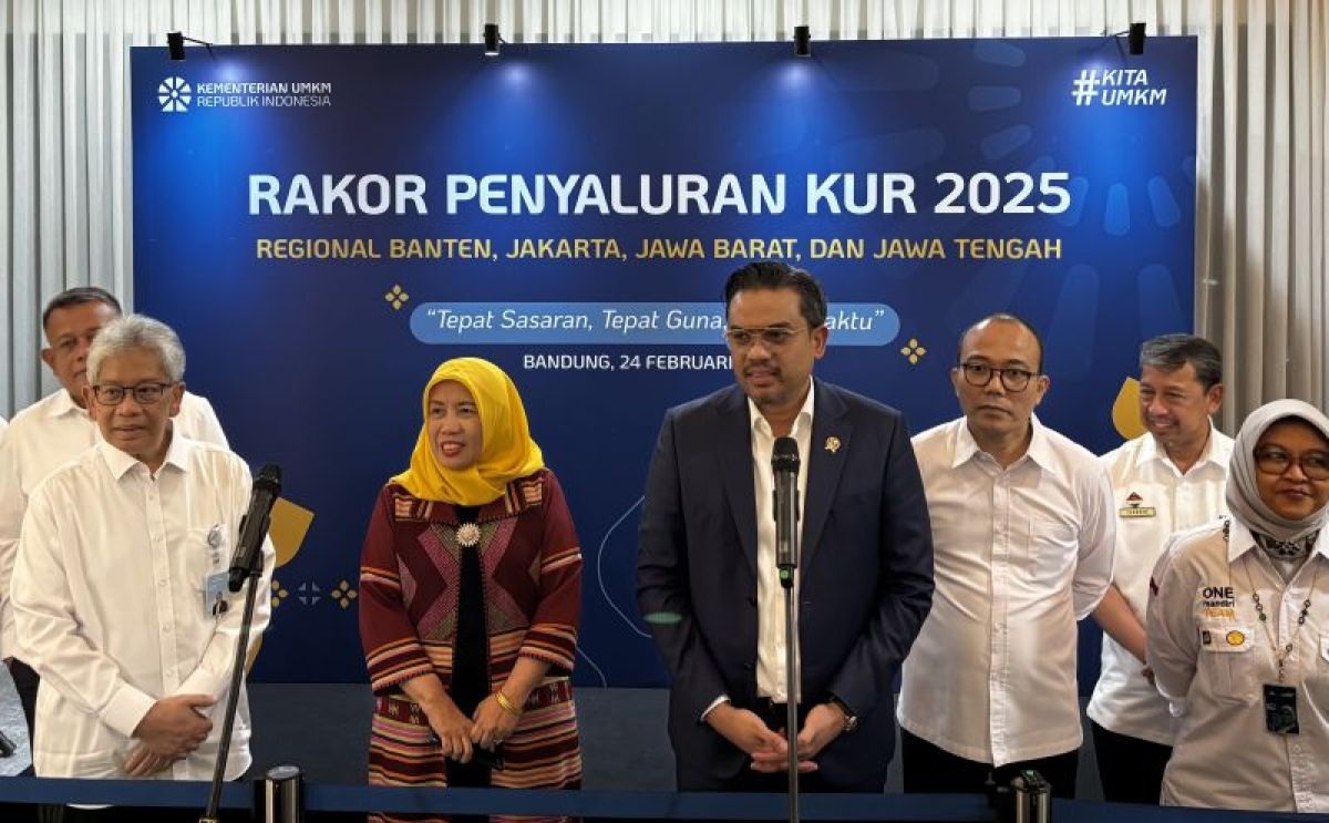 Dukung Pertumbuhan Usaha Kecil, Pemerintah Siapkan KUR Rp 300 Triliun di 2025 Dukung Pertumbuhan Usaha Kecil, Pemerintah Siapkan KUR Rp 300 Triliun di 2025