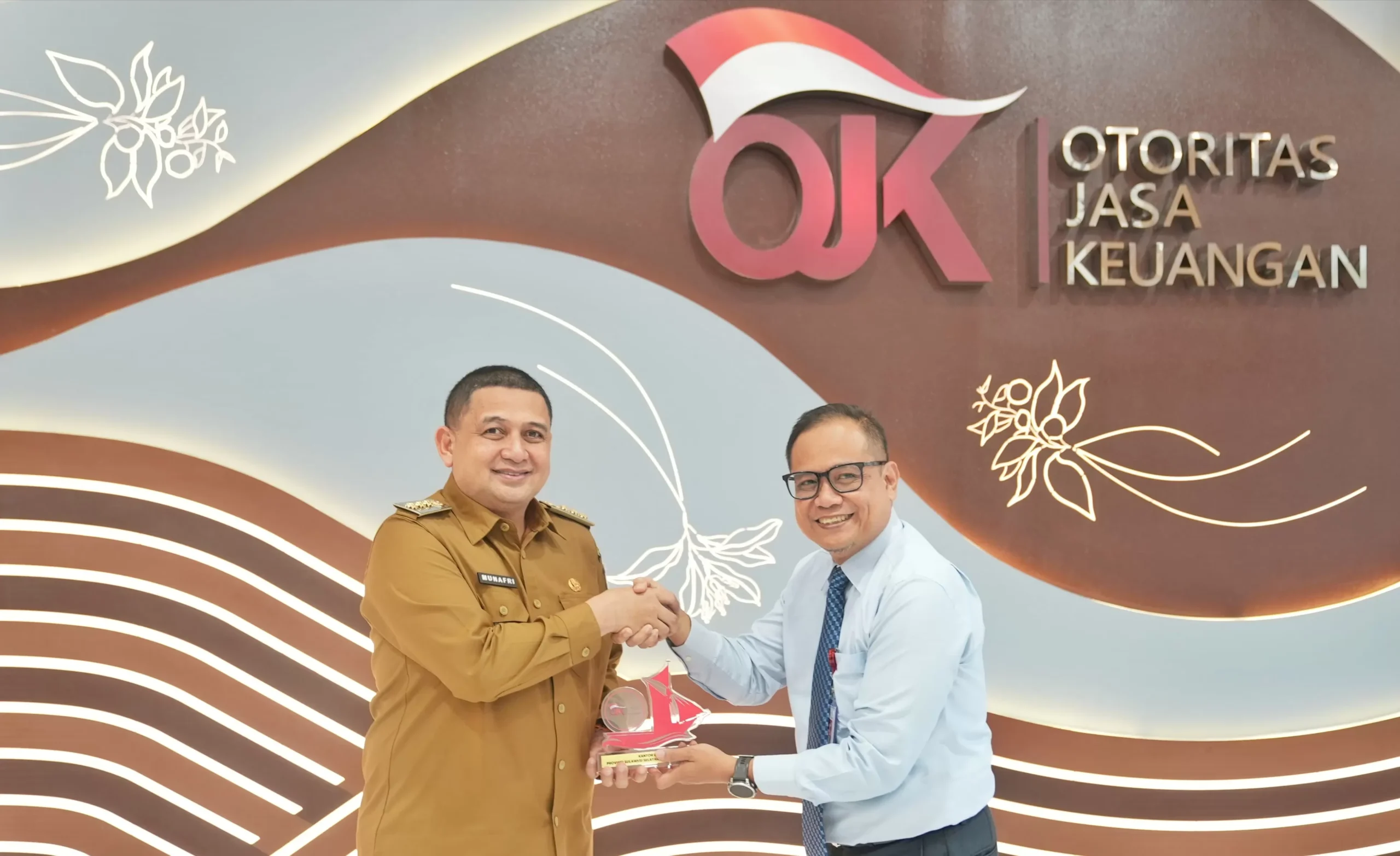 BPR, Solusi Ekonomi Kerakyatan! Wali Kota Makassar Munafri Arifuddin Ingin Warga Jauhi Pinjol BPR, Solusi Ekonomi Kerakyatan! Wali Kota Makassar Munafri Arifuddin Ingin Warga Jauhi Pinjol