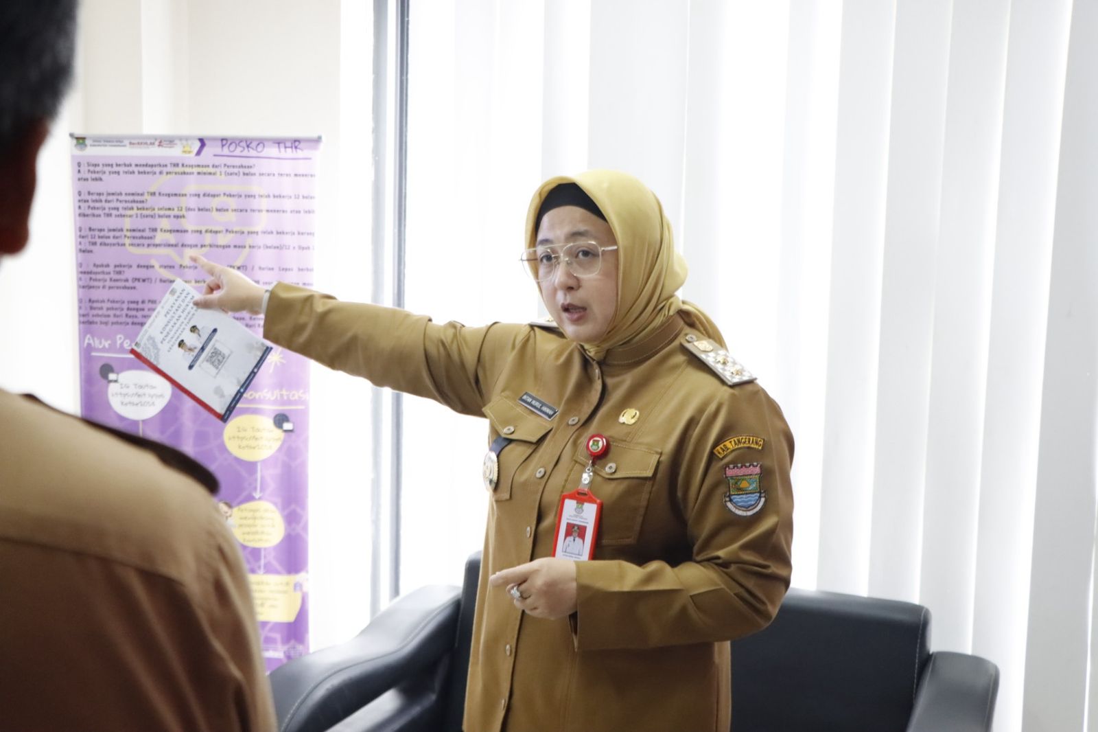 Tegas! Wabup Intan Nurul Siap Tindak Perusahaan yang Tak Beri THR Pekerja Tegas! Wabup Intan Nurul Siap Tindak Perusahaan yang Tak Beri THR Pekerja