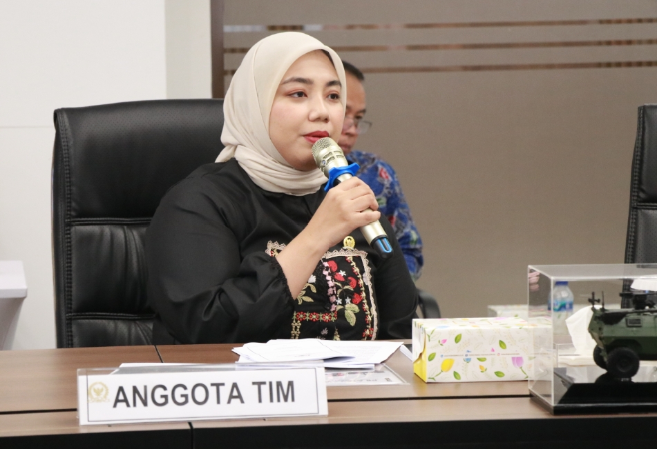 Trinovi Khairani Komitmen Kawal Kebijakan Yang Berpihak Pada Perlindungan Anak di Dunia Digital Trinovi Khairani Komitmen Kawal Kebijakan Yang Berpihak Pada Perlindungan Anak di Dunia Digital