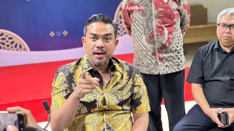 Sepi Pembeli! Menteri UMKM Maman Abdurrahman Ungkap Alasan Lesunya Pasar Parcel Lebaran Tahun Ini Sepi Pembeli! Menteri UMKM Maman Abdurrahman Ungkap Alasan Lesunya Pasar Parcel Lebaran Tahun Ini