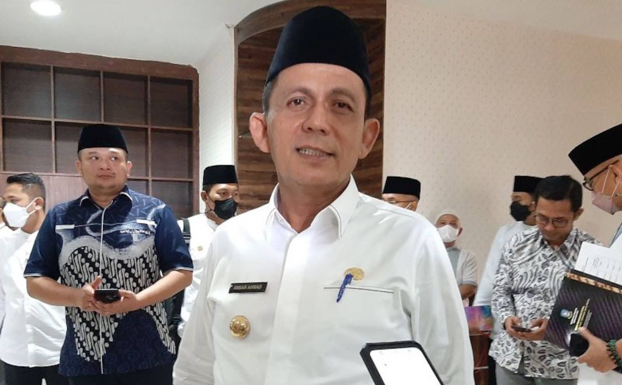 Gubernur Kepri Ansar Ahmad Lakukan Efisiensi Anggaran, Potong Pokir Dewan Rp1,8 Miliar per Legislator Gubernur Kepri Ansar Ahmad Lakukan Efisiensi Anggaran, Potong Pokir Dewan Rp1,8 Miliar per Legislator