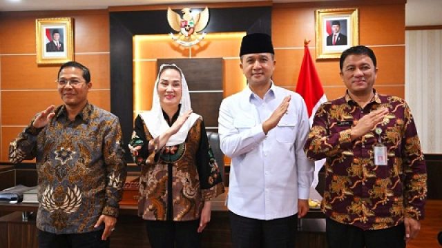 Bupati Natuna Cen Sui Lan Siapkan Natuna Jadi KAPET Maritim Terintegrasi Bupati Natuna Cen Sui Lan Siapkan Natuna Jadi KAPET Maritim Terintegrasi