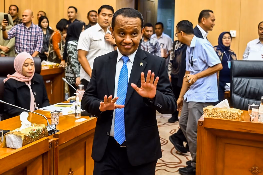 Bahlil Lahadalia Minta Fraksi Golkar di DPR Kaji RUU Perampasan Aset Secara Mendalam Bahlil Lahadalia Minta Fraksi Golkar di DPR Kaji RUU Perampasan Aset Secara Mendalam