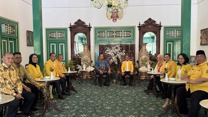 Bahlil Lahadalia Temui Sultan HB X, Minta Wejangan untuk Transformasi Golkar Bahlil Lahadalia Temui Sultan HB X, Minta Wejangan untuk Transformasi Golkar