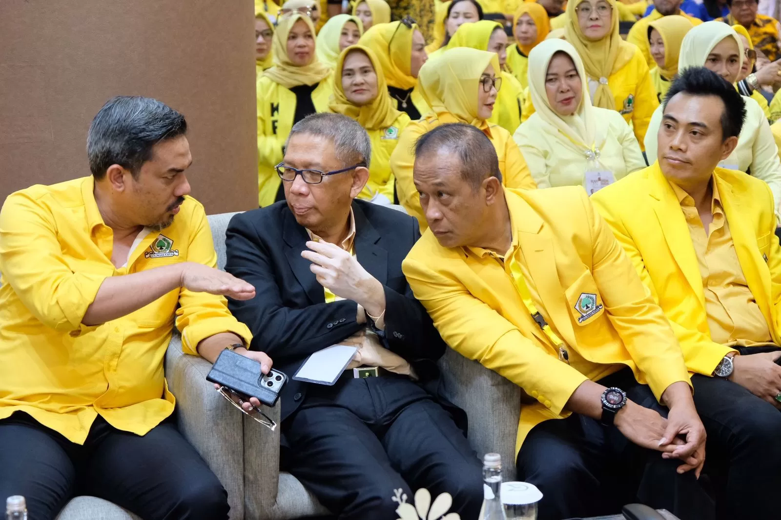 Maman Abdurrahman Dapat Dukungan Penuh! 14 DPD II Golkar Kalbar Kompak Menyatakan Sikap Maman Abdurrahman Dapat Dukungan Penuh! 14 DPD II Golkar Kalbar Kompak Menyatakan Sikap