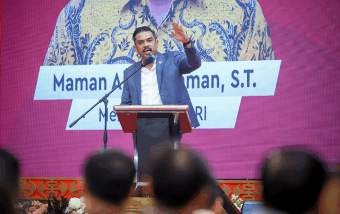 5 Jurus Sakti Menteri UMKM Maman Abdurrahman Bangkitkan Ekonomi Mikro RI! 5 Jurus Sakti Menteri UMKM Maman Abdurrahman Bangkitkan Ekonomi Mikro RI!