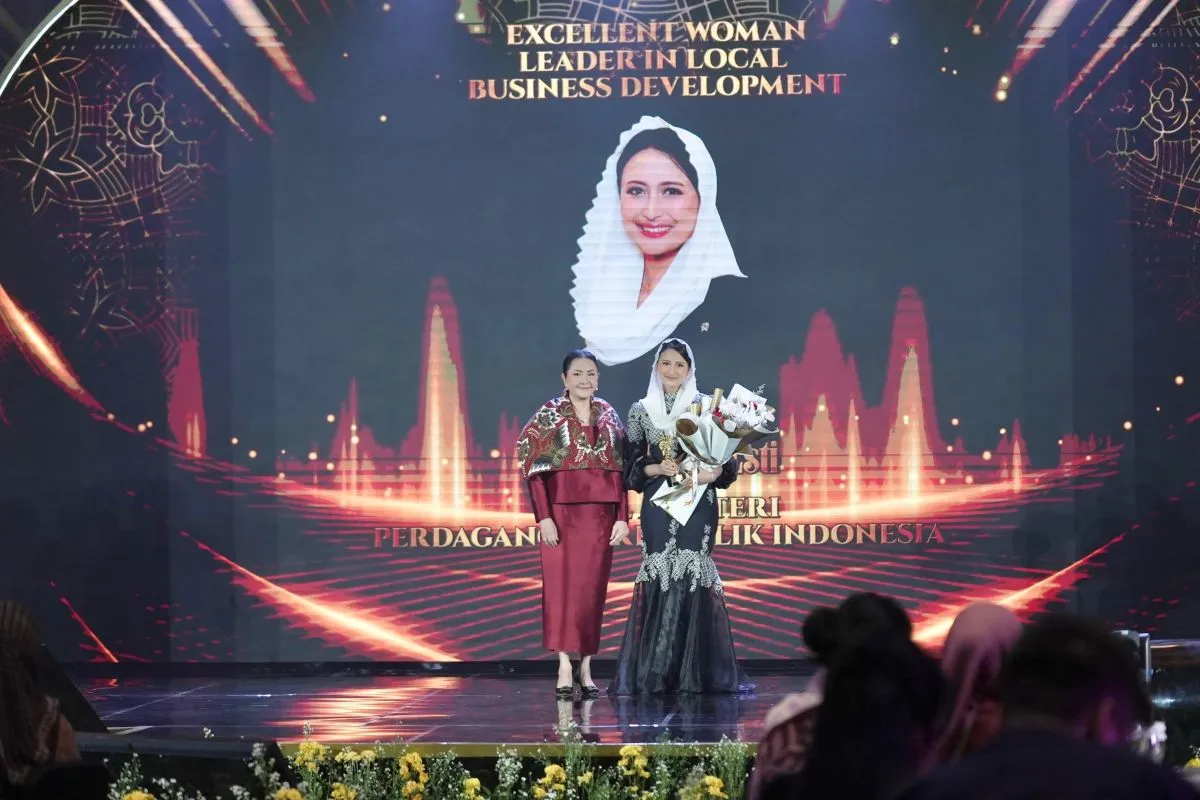 Wamendag Roro Esti Sabet Penghargaan Kartini Awards 2025 atas Dukungan UMKM Wamendag Roro Esti Sabet Penghargaan Kartini Awards 2025 atas Dukungan UMKM