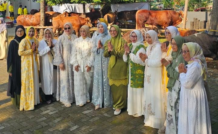 DPP Pengajian Al-Hidayah Bagikan Daging Kurban Partai Golkar Untuk Warga Klender, Duren Sawit DPP Pengajian Al-Hidayah Bagikan Daging Kurban Partai Golkar Untuk Warga Klender, Duren Sawit
