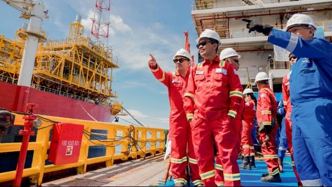 Bahlil Ungkap Progress 53% FLNG Terbesar di Indonesia dan Ke‑9 Dunia Bahlil Ungkap Progress 53% FLNG Terbesar di Indonesia dan Ke‑9 Dunia